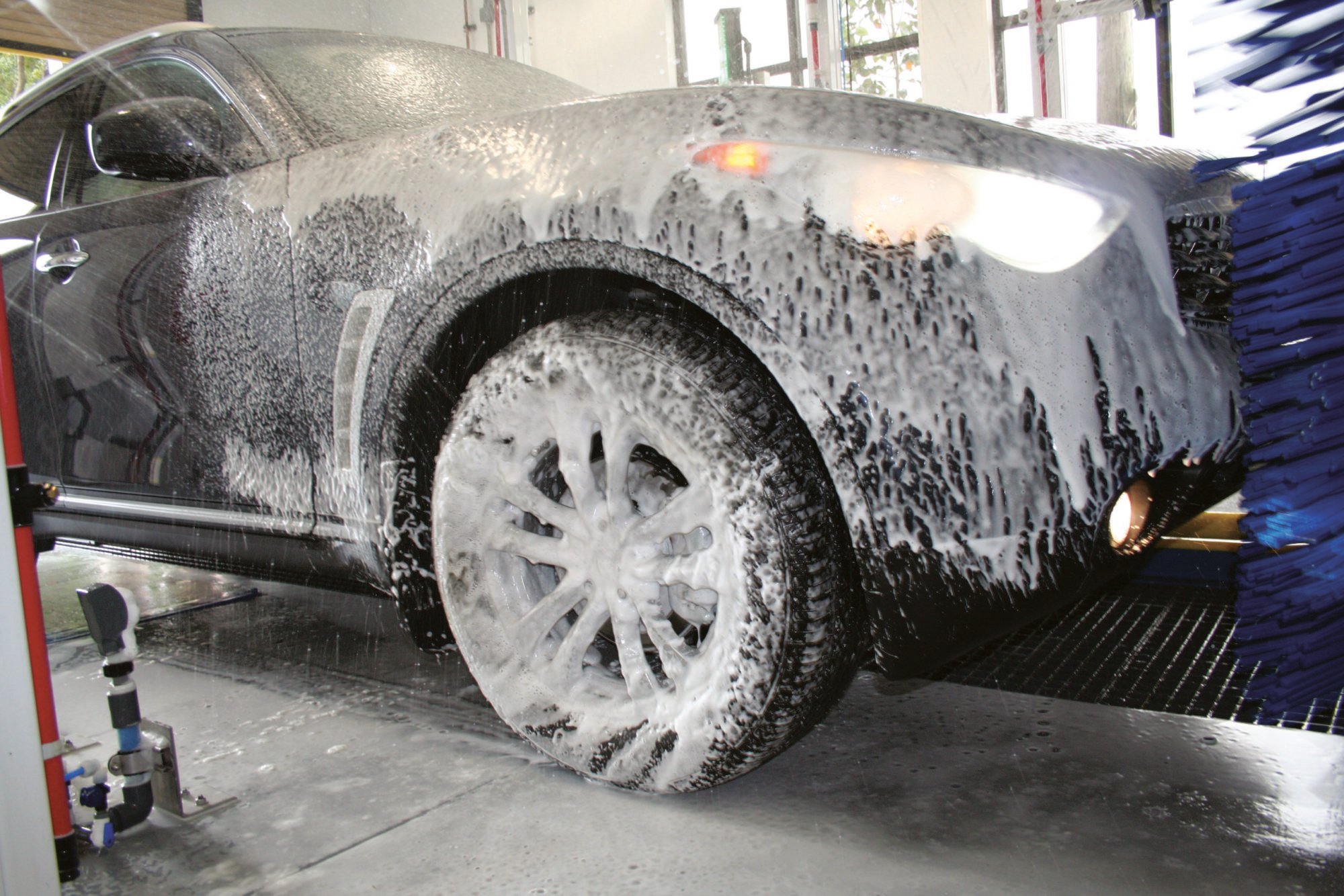 Touch Free Vs Soft Touch What S The Difference Reliable Plus   Car Wash Suds Scaled E1669136230823 